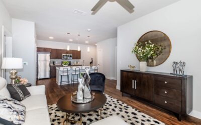 Property ID: SA1338 | Luxury West San Antonio Residences with Private Yards & Garages