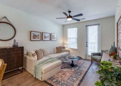 Spacious luxury living room at SA1352 in New Braunfels - Apartment Buddy